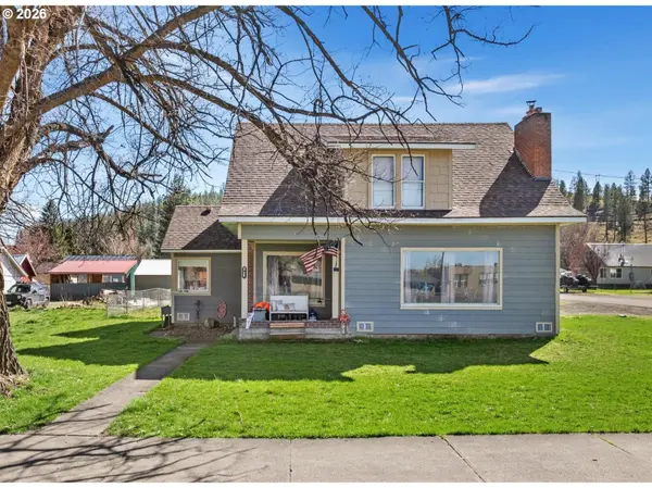 206 W 1ST ST, Wallowa, OR 97885