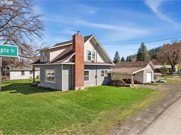 206 W 1ST ST, Wallowa, OR 97885