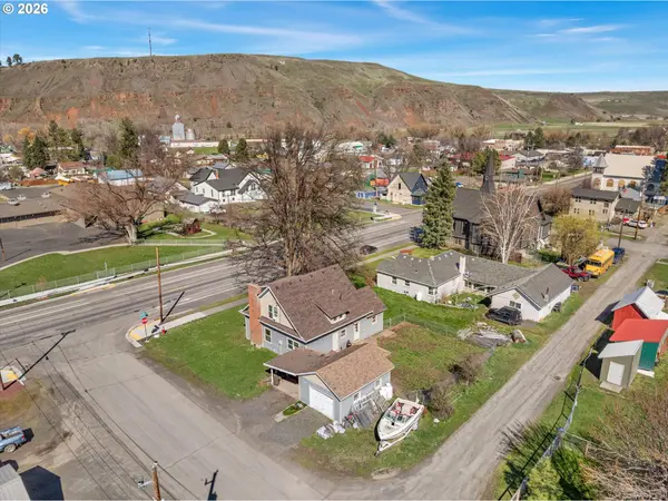 206 W 1ST ST, Wallowa, OR 97885