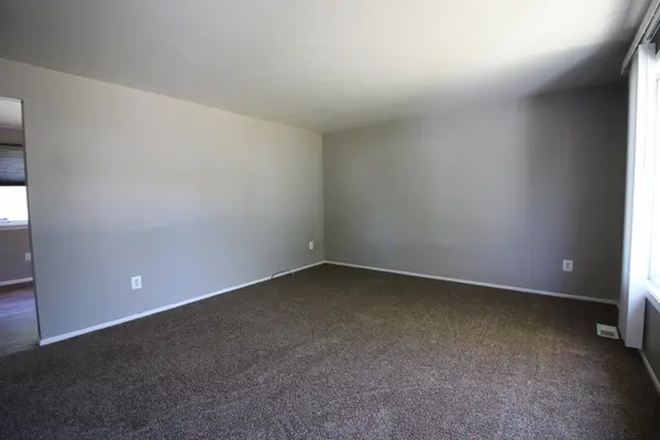 16265 Oakbrook ST, Romulus, MI 48174