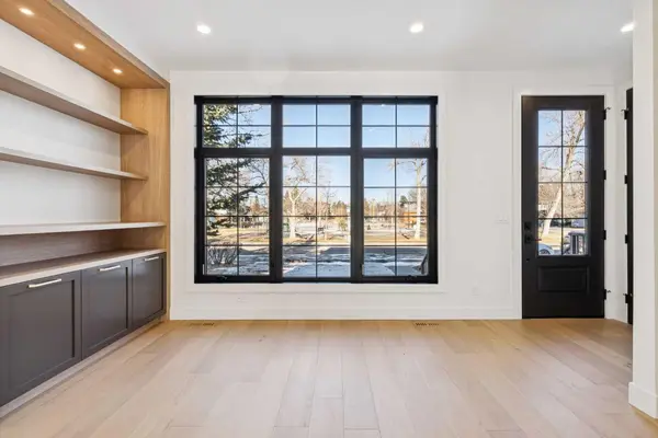 607 29 AVE NW, Calgary, AB T2M2M8