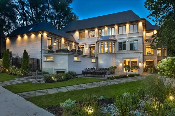 382 Old Yonge ST, Toronto C12, ON M2P 1R4