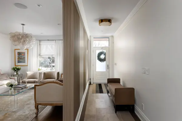 106 Highland AVE, Toronto C09, ON M4W 2A6