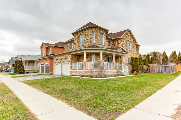 3241 Country LN, Whitby, ON L1P 1T5