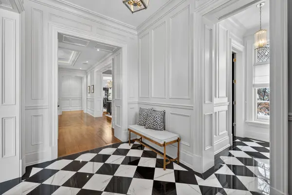 28 Long Hill DR, Richmond Hill, ON L4E 3M5