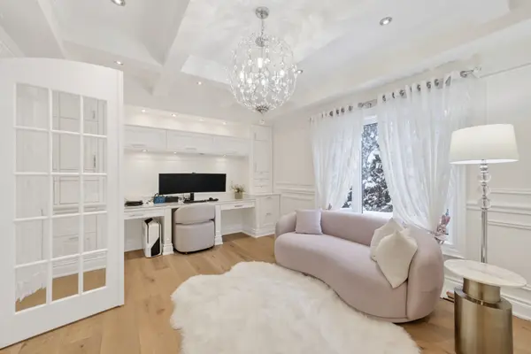 1109 Secretariate RD, Newmarket, ON L3X 1M4