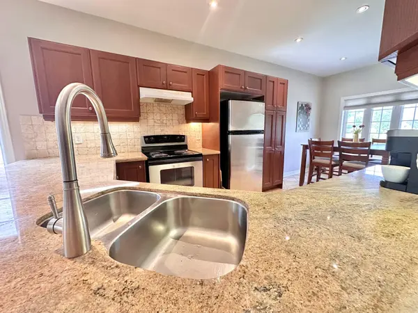 26 THOMAS DR, Collingwood, ON L9Y 0A6