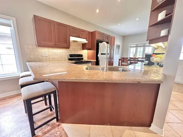 26 THOMAS DR, Collingwood, ON L9Y 0A6