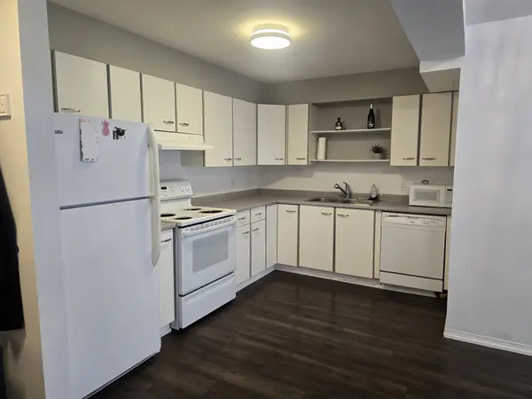 120 Bell Farm RD #210, Barrie, ON L4M 6J2