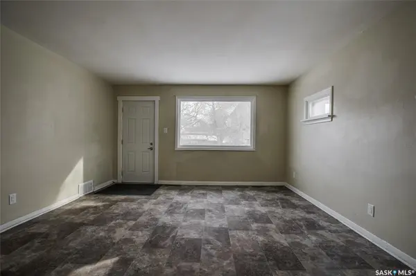 327 Q AVENUE S, Saskatoon, SK S7M 2Y2