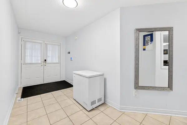 32 Wildsky RD, Brampton, ON L6Y 5P6