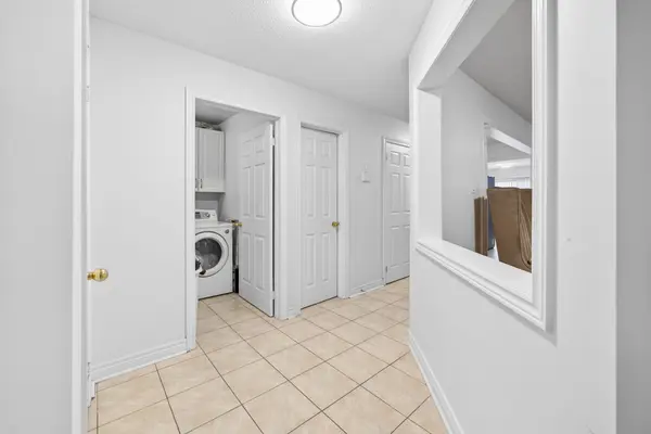 32 Wildsky RD, Brampton, ON L6Y 5P6