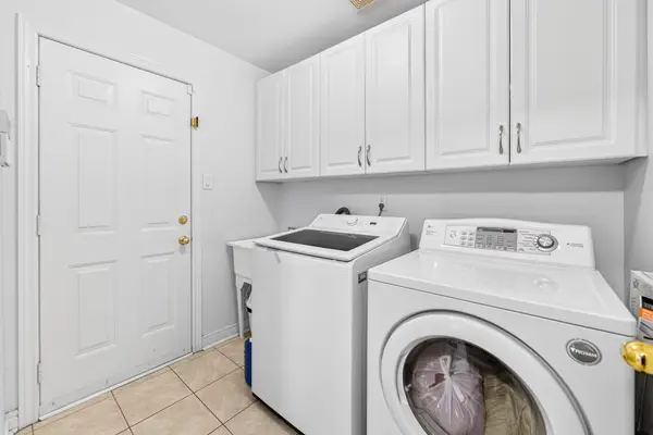 32 Wildsky RD, Brampton, ON L6Y 5P6