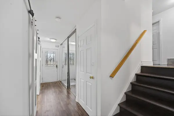 69 Argyle CRES, Brampton, ON L6T 1M9