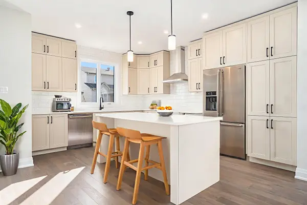 258 Sam AVE, Russell, ON K0A 1W0