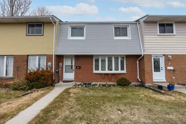 9 Winchester DR #5, Greater Napanee, ON K7R 3P9