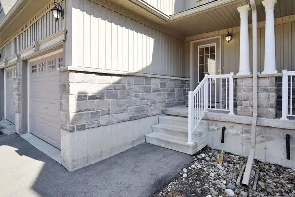 20 David Bergey DR #D24, Kitchener, ON N2E 0B1