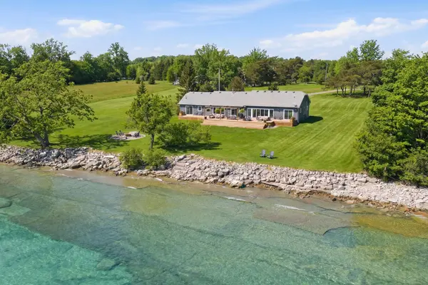 1105 Huyck's Point RD, Prince Edward County, ON K0K 3L0