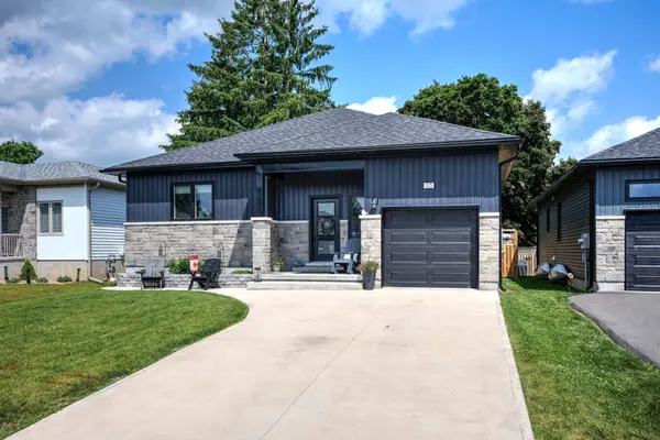 125 Maplecroft CT, Gananoque, ON K7G 0A6