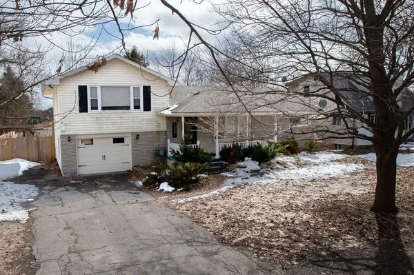 1231 Sunningdale RD E, London North, ON N5X 4B1