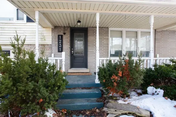 1231 Sunningdale RD E, London North, ON N5X 4B1