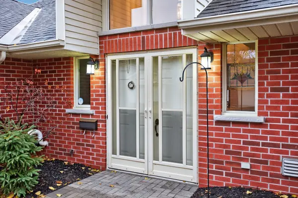 1121 Armour RD #8, Peterborough, ON K9H 7N8