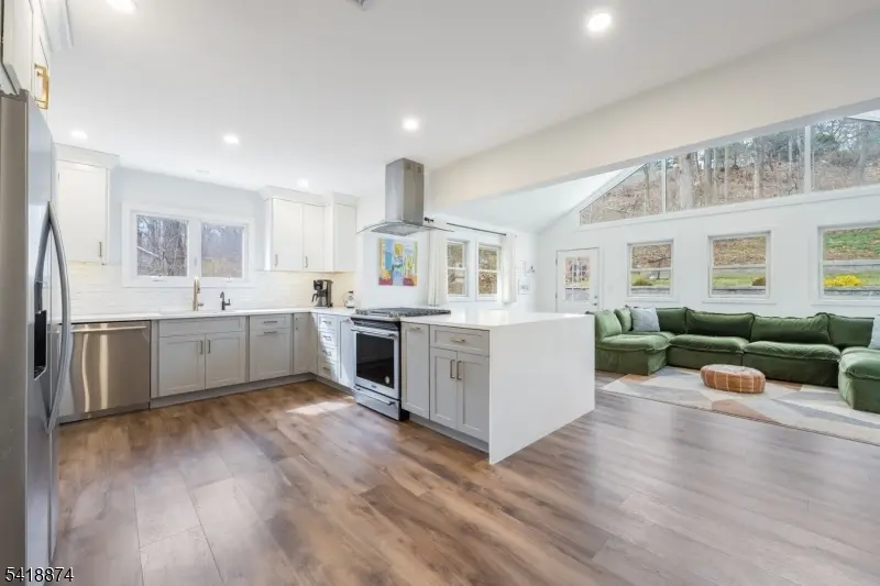 224 Gates Ave, Long Hill Twp., NJ 07933