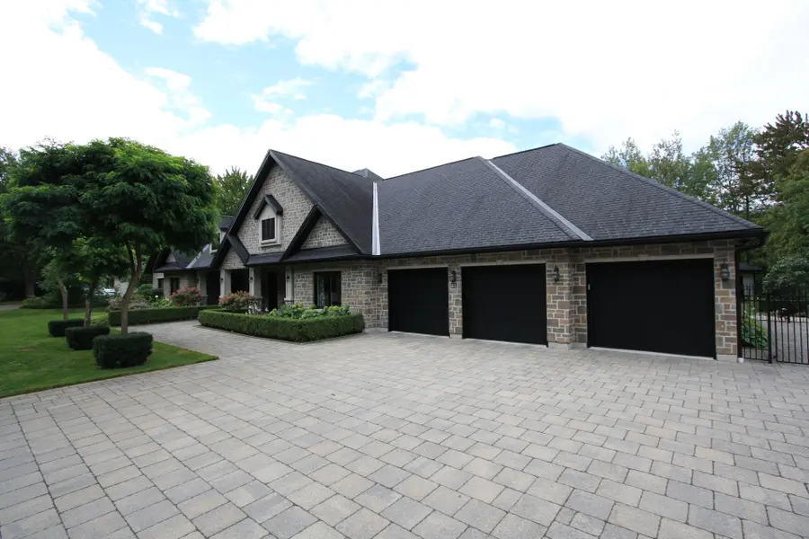 62 Rebecca CRES, Beacon Hill North - South And Area, ON K1J 6B9