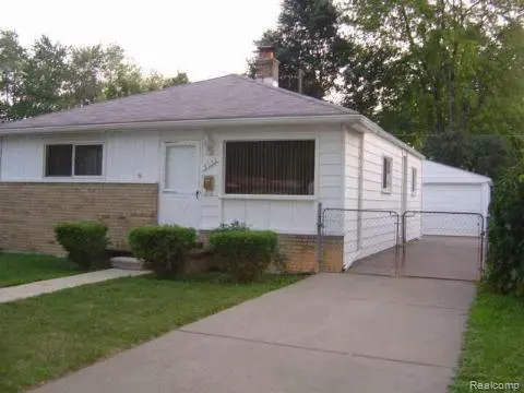 4932 Pelham ST, Dearborn Heights, MI 48125