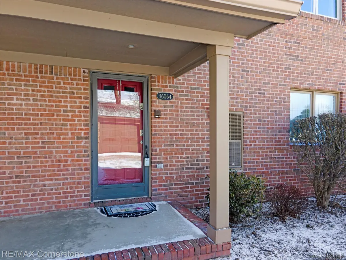 36064 Central City Pkwy, Westland, MI 48185