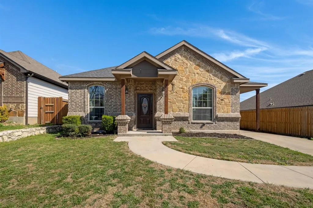 3010 Mckinley Avenue, Fort Worth, TX 76106