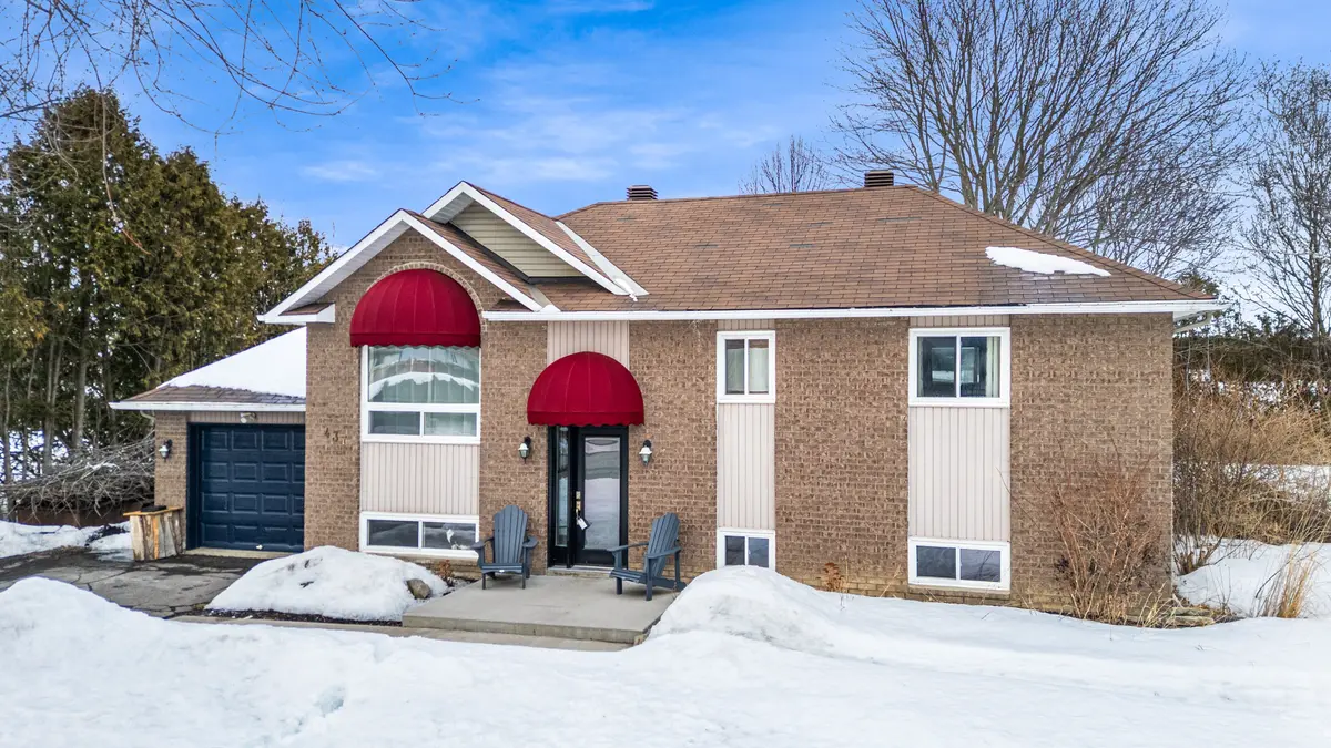 2437 Henri Menard CT, Clarence-rockland, ON K0A 2A0