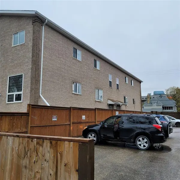 407 Sherbrook ST, Winnipeg, MB R3B 2W7