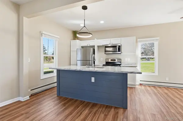 532 E Broad ST, Linden, MI 48451