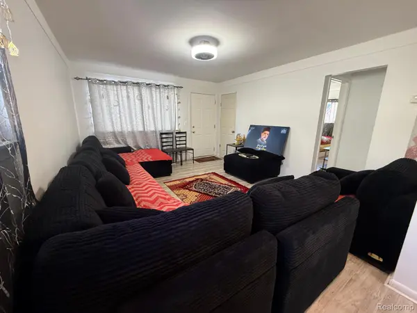 4932 Pelham ST, Dearborn Heights, MI 48125