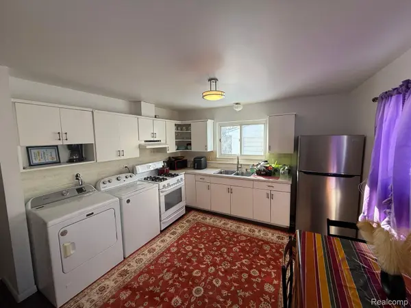 4932 Pelham ST, Dearborn Heights, MI 48125