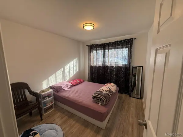 4932 Pelham ST, Dearborn Heights, MI 48125