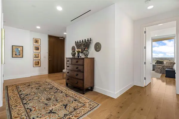 3130 N Harwood Street #1503, Dallas, TX 75201