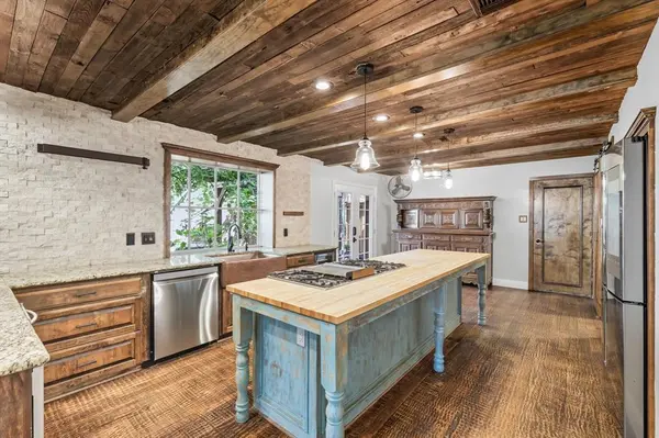 7632 Tallow Drive, Irving, TX 75063