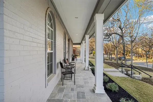 3809 Welwyn Way Drive, Bedford, TX 76021