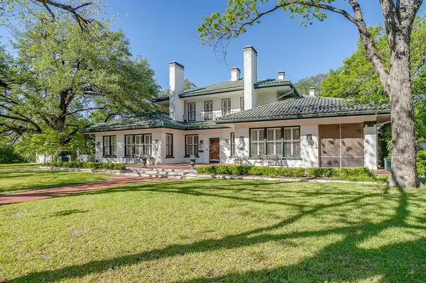 1414 Mistletoe Drive, Fort Worth, TX 76110