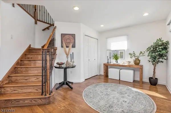 10 Tulip Ct, Kenilworth Boro, NJ 07033