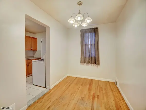 824 N Stiles St, Linden City, NJ 07036