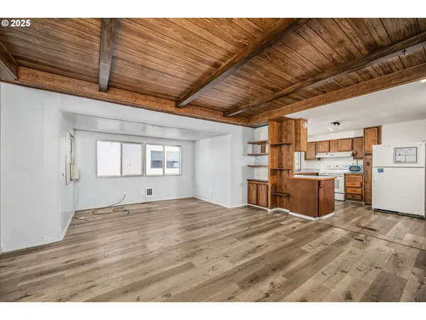 2145 31ST ST #23, Springfield, OR 97477