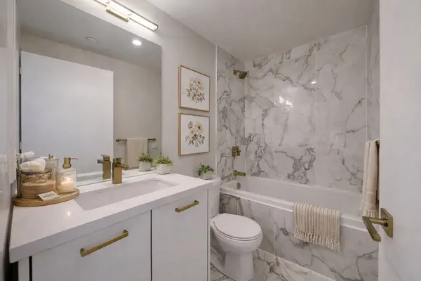 284 King ST E #1503, Toronto C08, ON M5A 1K4