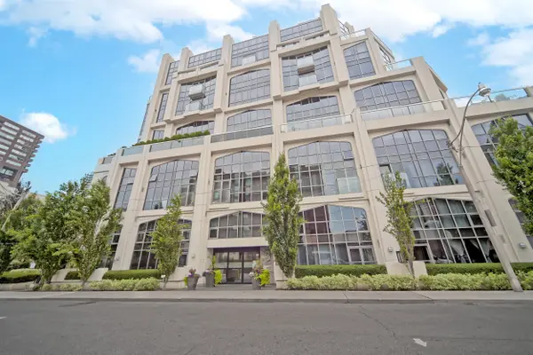 3 McAlpine ST #501, Toronto C02, ON M5R 3T5