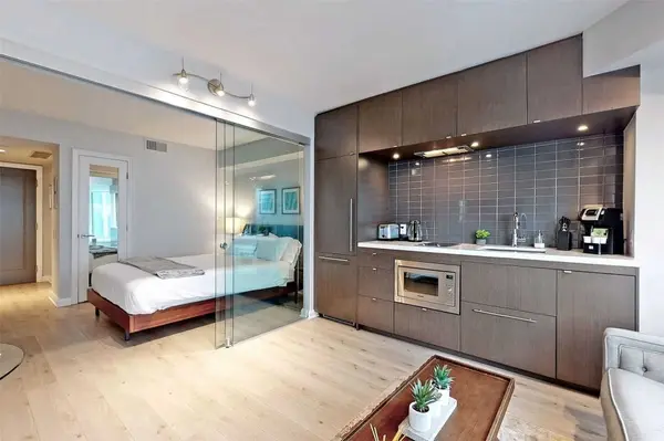 155 Yorkville AVE #2410, Toronto C02, ON M5R 0B4