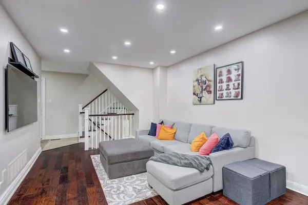 513 Alder CT, Pickering, ON L1V 4T2