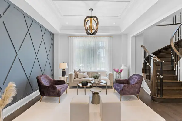 5 Phila LN, Aurora, ON L4G 4A1