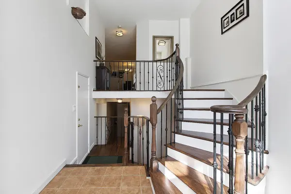 9 Maddybeth CRES, Brampton, ON L6Y 5R7